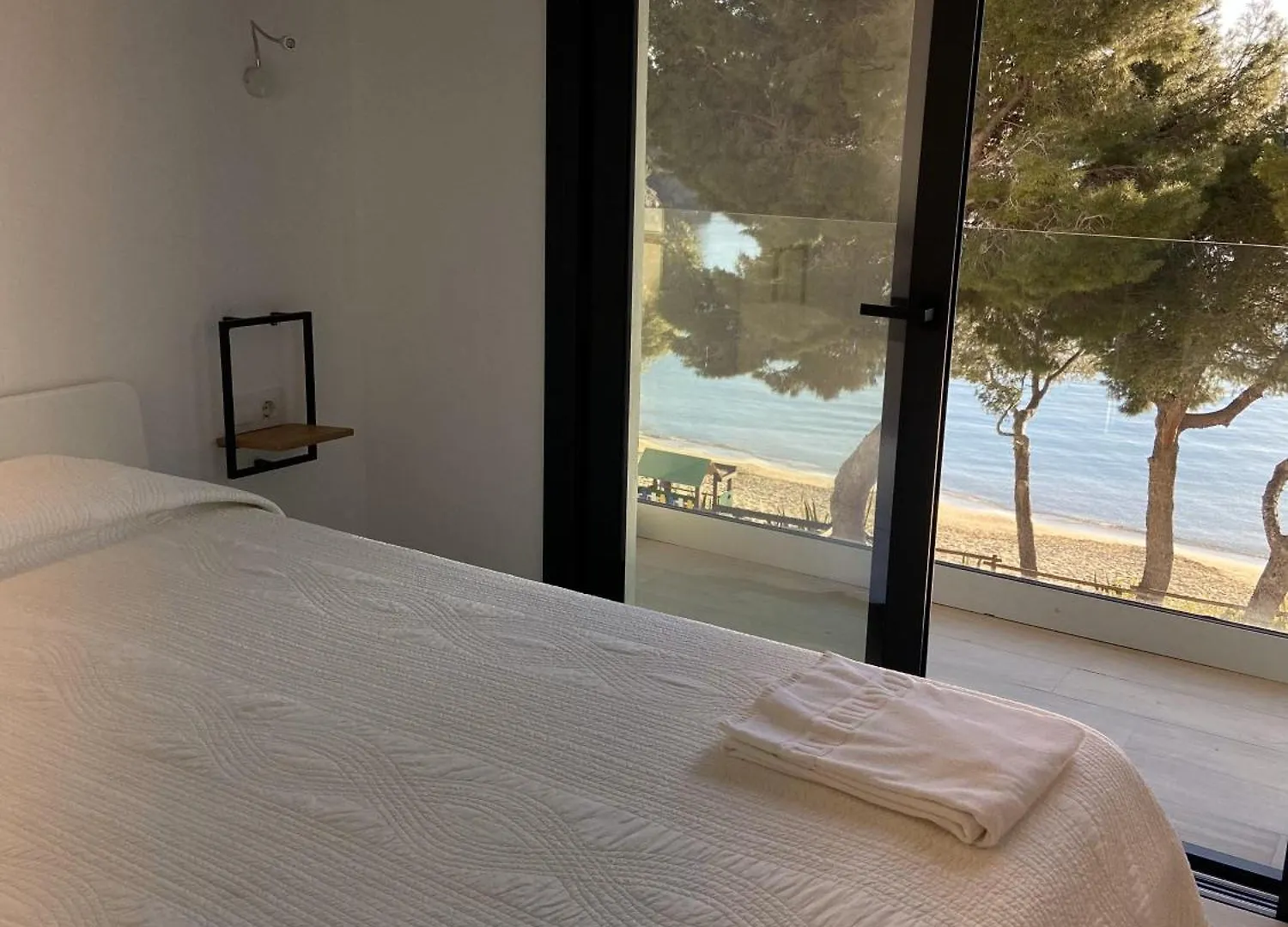 Veuras El Mar - Madrague Beach Apartment 15 Roses 0*,  Spain